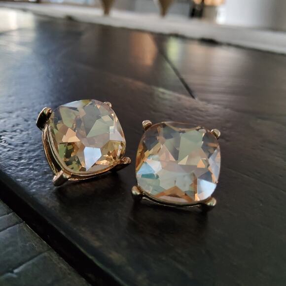 Glamorous Fashion Glass Cut Stud Post Earrings in Gold Champagne - Picture 1 of 9